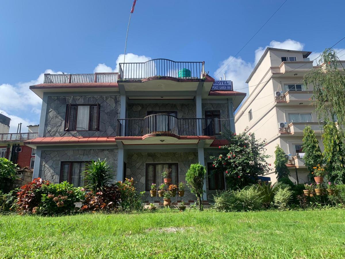 Hotel Peace Ganga Inn Pokhara Exteriör bild