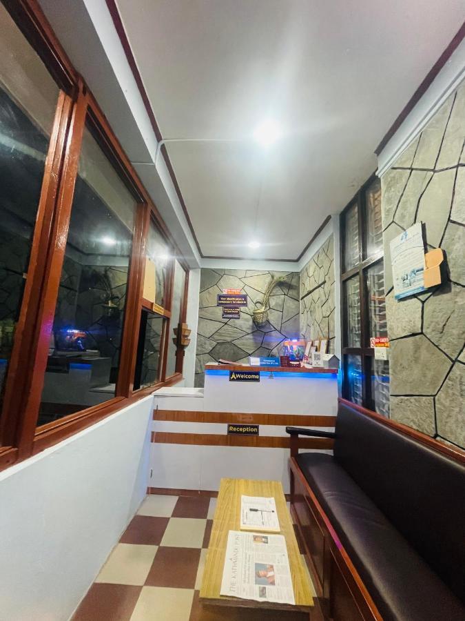 Hotel Peace Ganga Inn Pokhara Exteriör bild