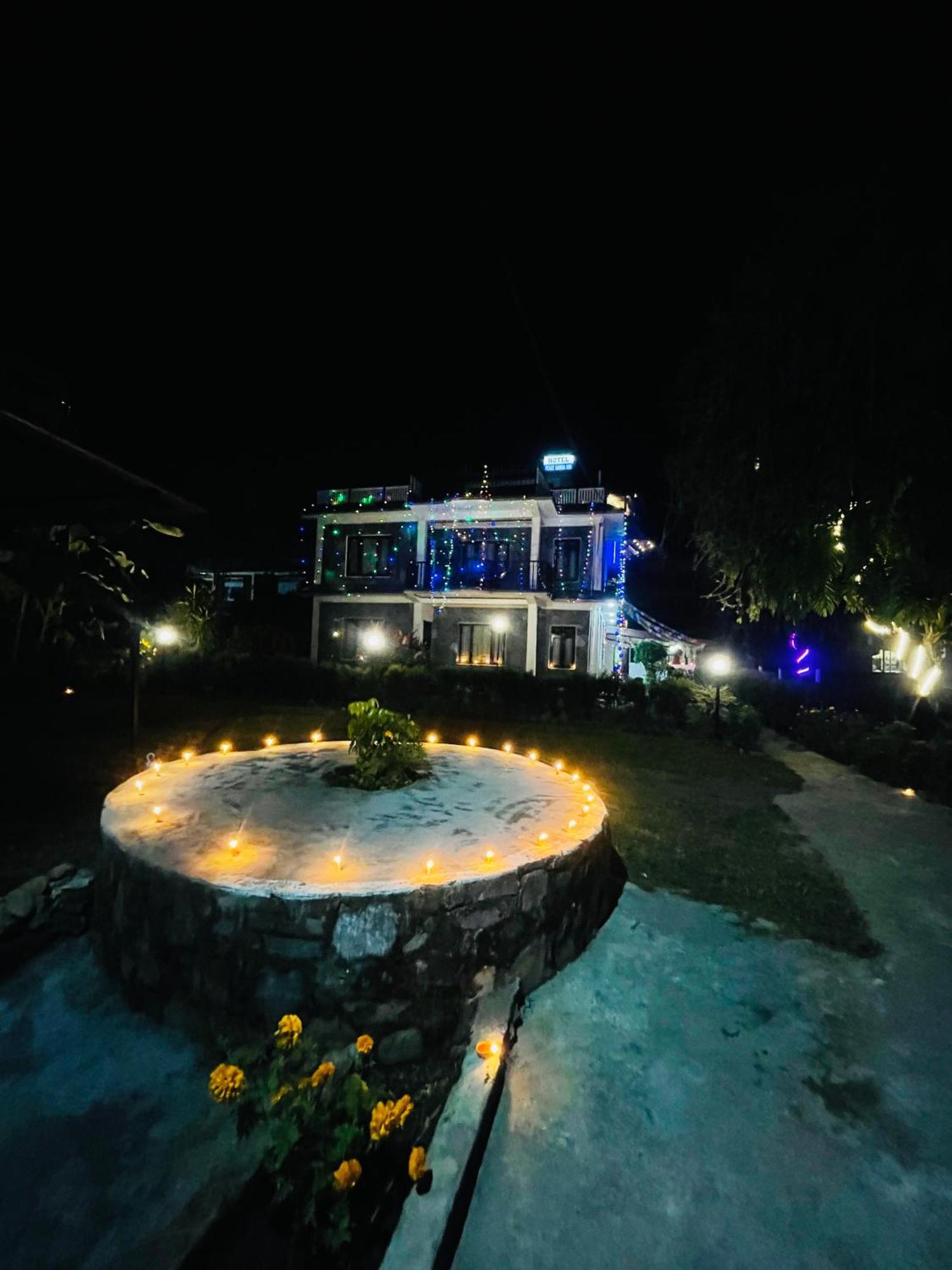Hotel Peace Ganga Inn Pokhara Exteriör bild