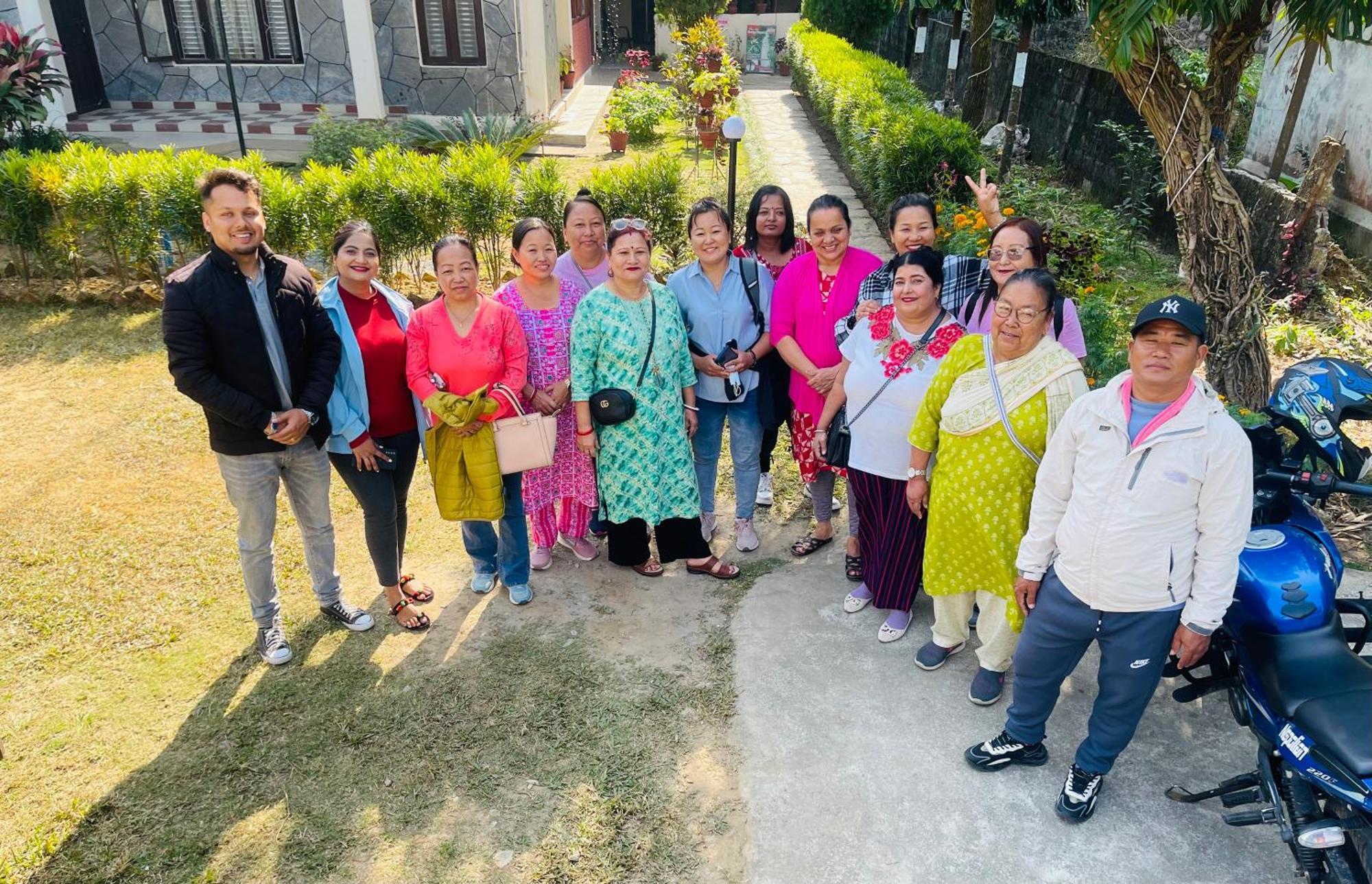 Hotel Peace Ganga Inn Pokhara Exteriör bild