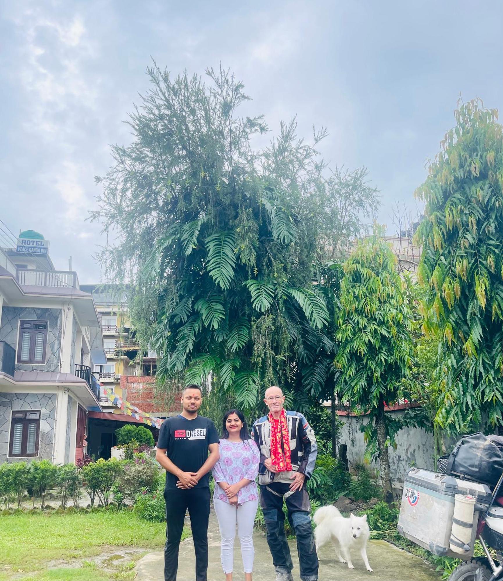 Hotel Peace Ganga Inn Pokhara Exteriör bild